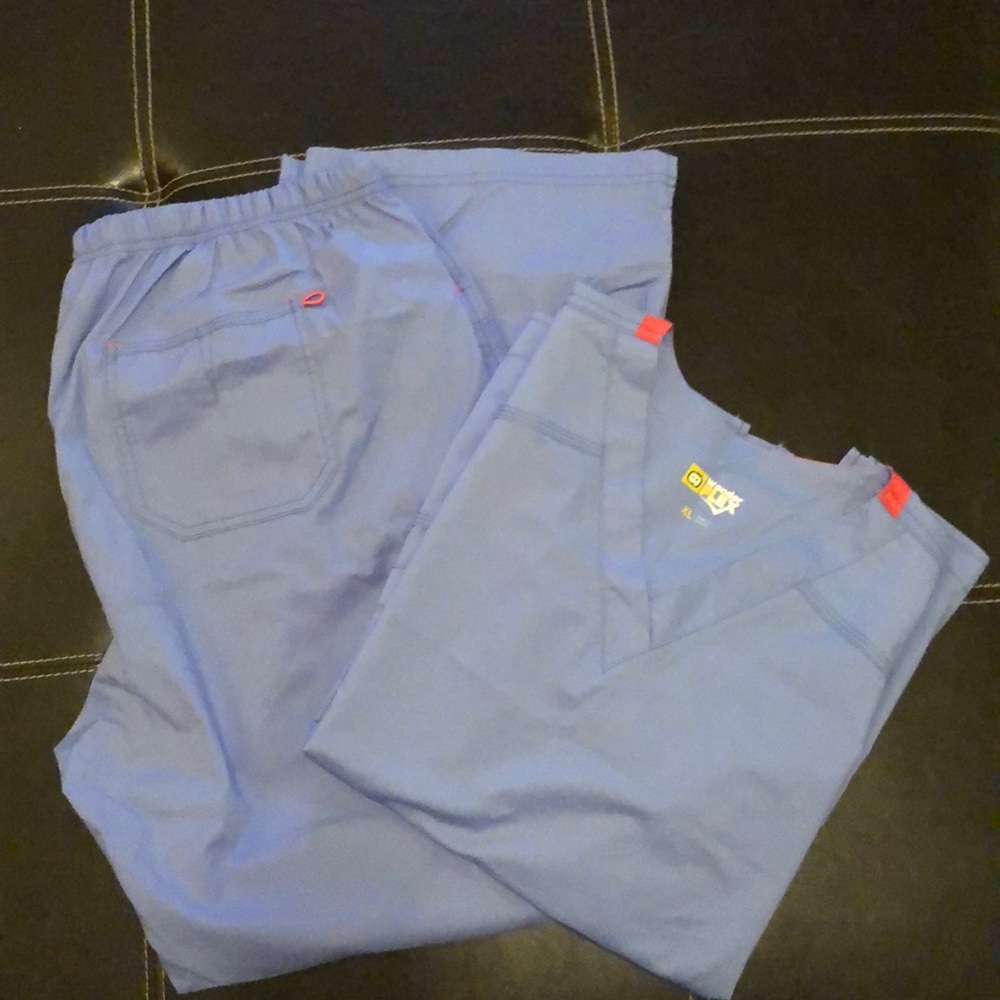 Matching scrub set